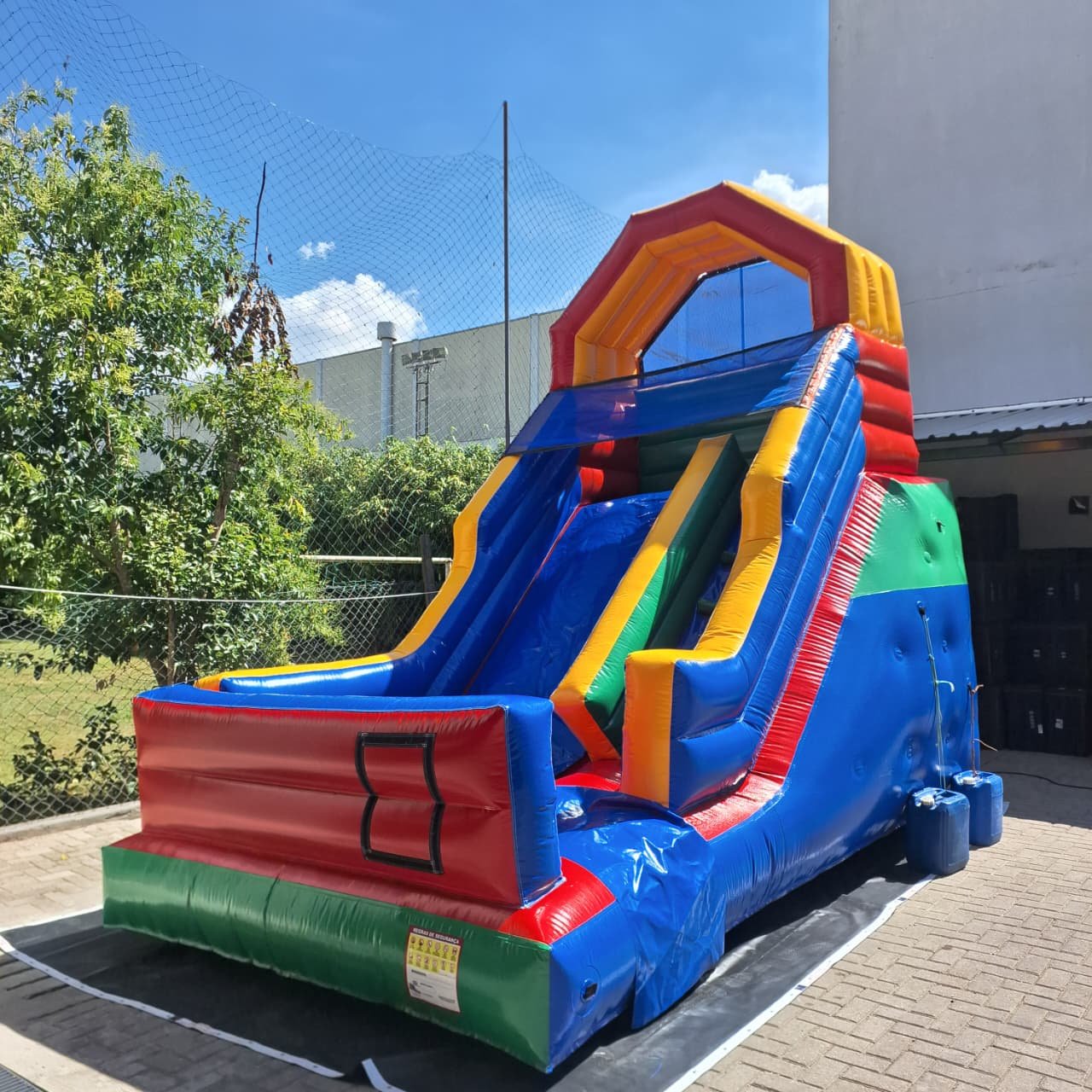 Tobogã Casinha Premium Inflável - Locação-de-brinquedos-Curitiba