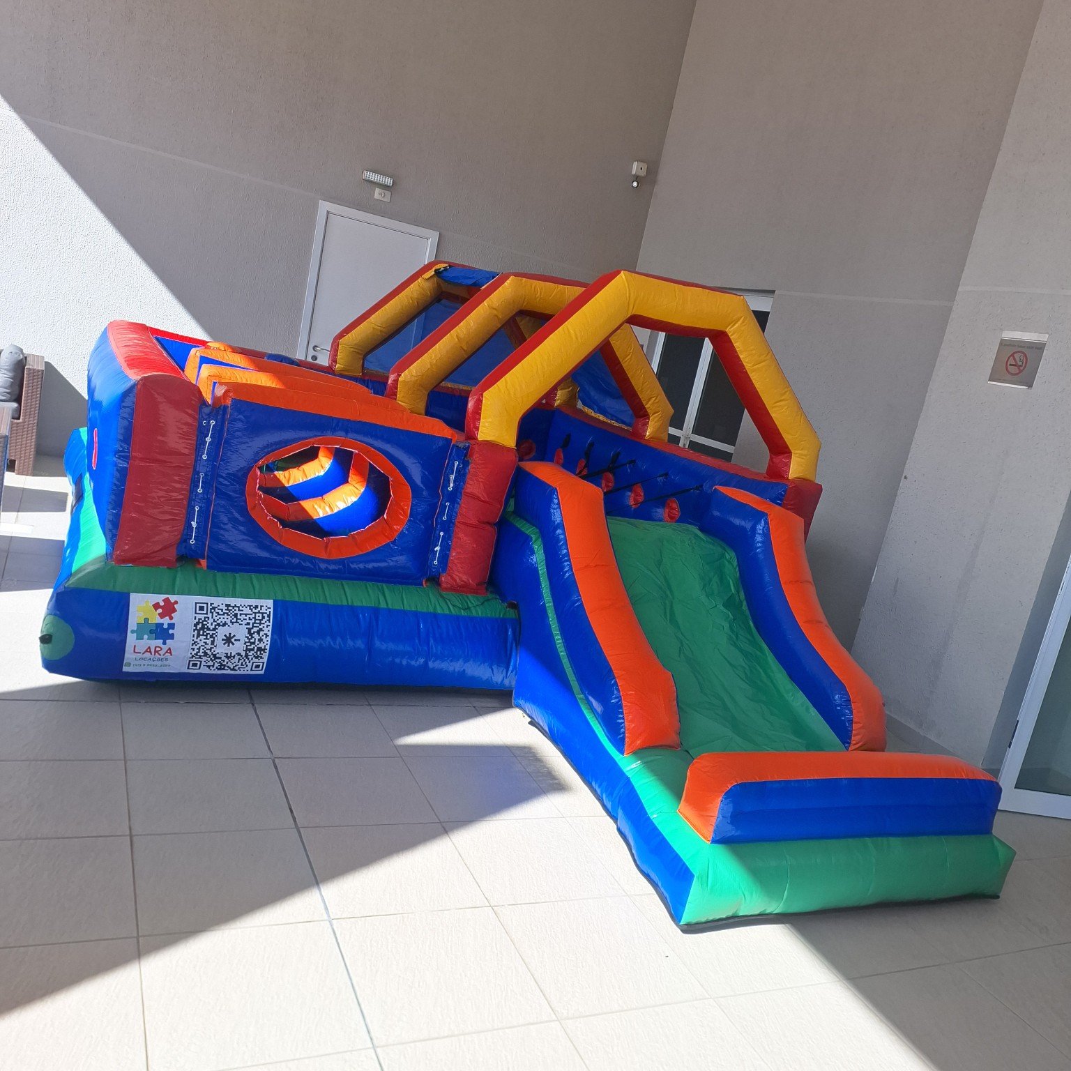 Corrida de Obstáculos 5 em 1 para locação em Curitiba – brinquedo inflável infantil da Lara Locações