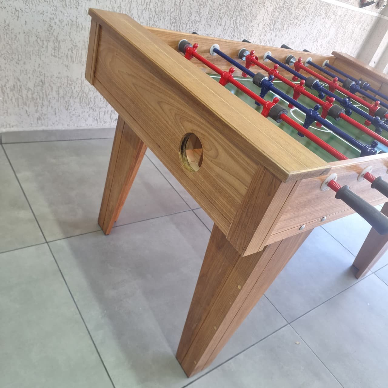 mesa-pebolim-aluguel-premium-tauari-detalhes